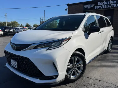 Photos of 2021 Toyota Sienna XSE Minivan 4D for sale in Roselle, IL at Exclusive Autohaus - Roselle