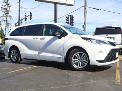 Photos of 2021 Toyota Sienna XSE Minivan 4D for sale in Roselle, IL at Exclusive Autohaus - Roselle
