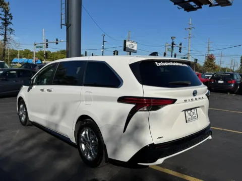 More photos of 2021 Toyota Sienna XSE Minivan 4D at Exclusive Autohaus - Roselle, IL
