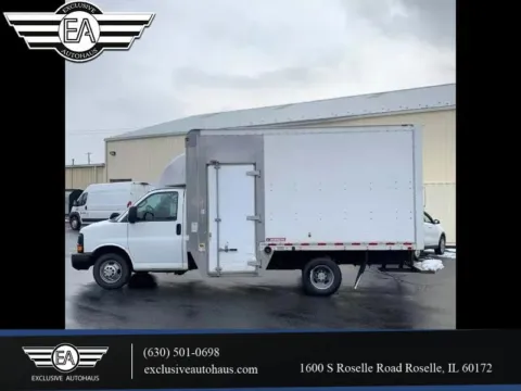 White 2016 Chevrolet Express Commercial Cutaway Cutaway Van 2D for sale in Roselle, IL