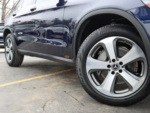More photos of 2019 Mercedes-Benz GLC 300 4MATIC Sport Utility 4D at Exclusive Autohaus - Roselle, IL