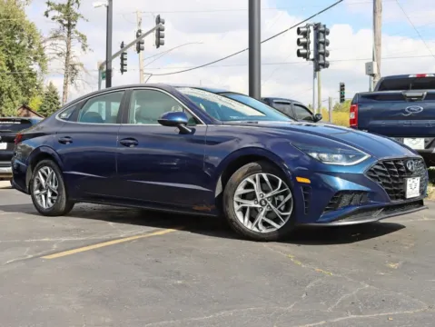 Photos of 2021 Hyundai Sonata SEL Sedan 4D for sale in Roselle, IL at Exclusive Autohaus - Roselle