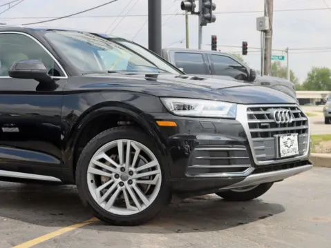 Another view of 2018 Audi Q5 Premium Plus Sport Utility 4D for sale in Roselle, IL at Exclusive Autohaus - Roselle