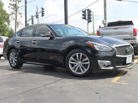 Photos of 2015 INFINITI Q70 5.6 Sedan 4D for sale in Roselle, IL at Exclusive Autohaus - Roselle