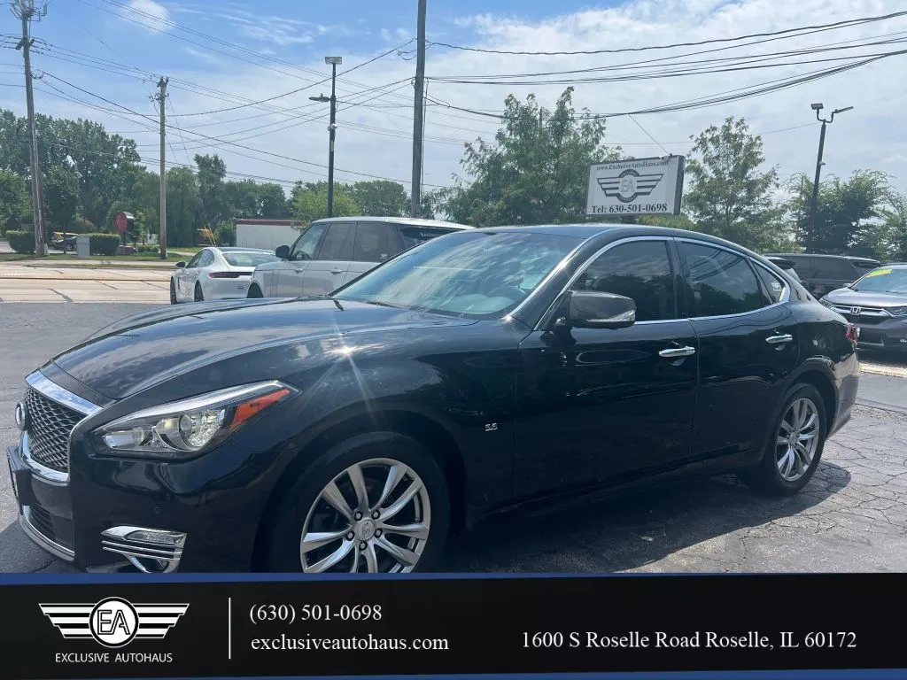 2015 INFINITI Q70 5.6 Sedan 4D