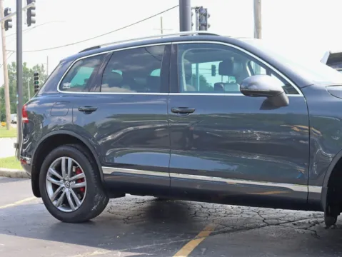 More photos of 2016 Volkswagen Touareg VR6 Lux Sport Utility 4D at Exclusive Autohaus - Roselle, IL