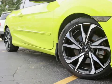 More photos of 2019 Honda Civic Si Coupe 2D at Exclusive Autohaus - Roselle, IL