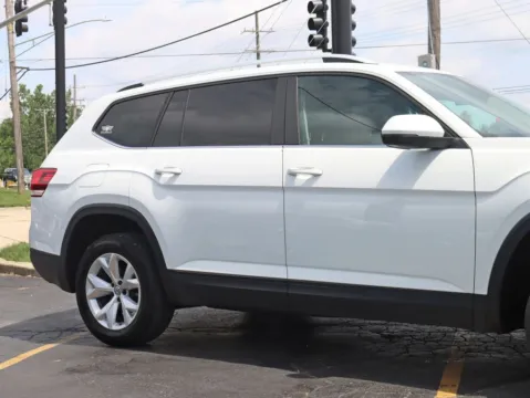More photos of 2018 Volkswagen Atlas SE 4Motion Sport Utility 4D at Exclusive Autohaus - Roselle, IL