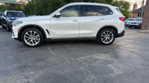 Another view of 2020 BMW X5 xDrive40i Sport Utility 4D for sale in Roselle, IL at Exclusive Autohaus - Roselle