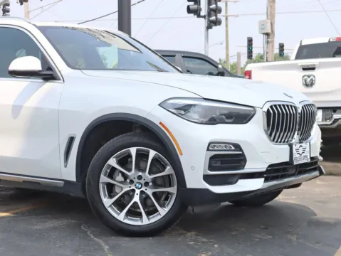 Another view of 2020 BMW X5 xDrive40i Sport Utility 4D for sale in Roselle, IL at Exclusive Autohaus - Roselle