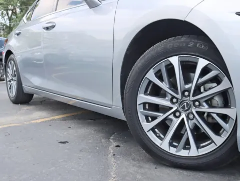 More photos of 2023 Lexus ES 350 Sedan 4D at Exclusive Autohaus - Roselle, IL
