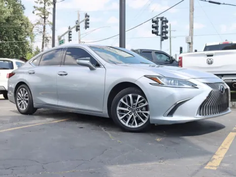Photos of 2023 Lexus ES 350 Sedan 4D for sale in Roselle, IL at Exclusive Autohaus - Roselle