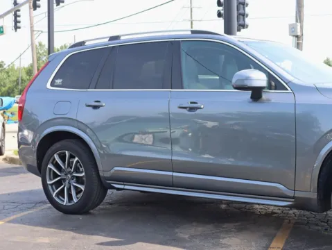 More photos of 2017 Volvo XC90 T6 Momentum Sport Utility 4D at Exclusive Autohaus - Roselle, IL