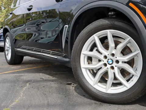 Another view of 2019 BMW X5 xDrive40i Sport Utility 4D for sale in Roselle, IL at Exclusive Autohaus - Roselle