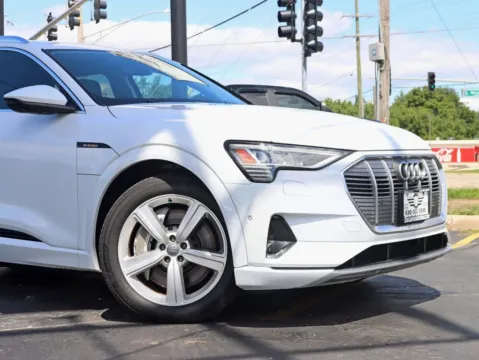 Another view of 2019 Audi e-tron Premium Plus Sport Utility 4D for sale in Roselle, IL at Exclusive Autohaus - Roselle