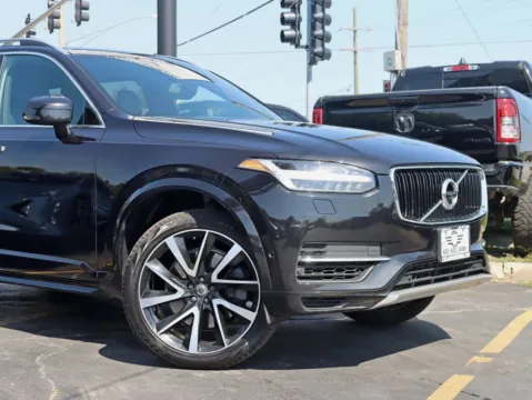 More photos of 2018 Volvo XC90 T8 Momentum Sport Utility 4D at Exclusive Autohaus - Roselle, IL