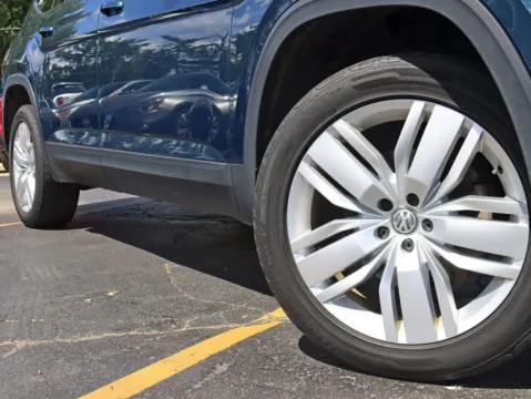 More photos of 2019 Volkswagen Atlas SE 4Motion w/Tech Pkg Sport Utility 4D at Exclusive Autohaus - Roselle, IL