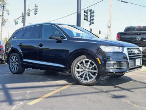 Another view of 2019 Audi Q7 55 TFSI Prestige Sport Utility 4D for sale in Roselle, IL at Exclusive Autohaus - Roselle