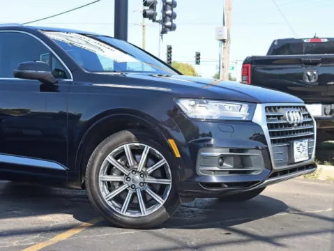 More photos of 2019 Audi Q7 55 TFSI Prestige Sport Utility 4D at Exclusive Autohaus - Roselle, IL