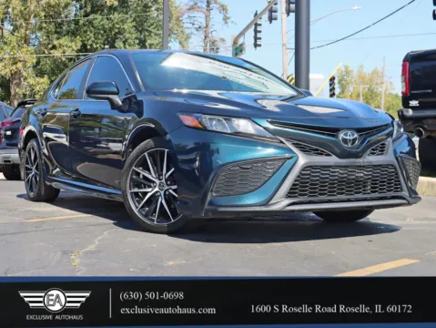 Green 2021 Toyota Camry SE Sedan 4D for sale in Roselle, IL