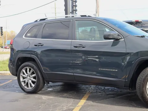 More photos of 2018 Jeep Cherokee Limited Sport Utility 4D at Exclusive Autohaus - Roselle, IL