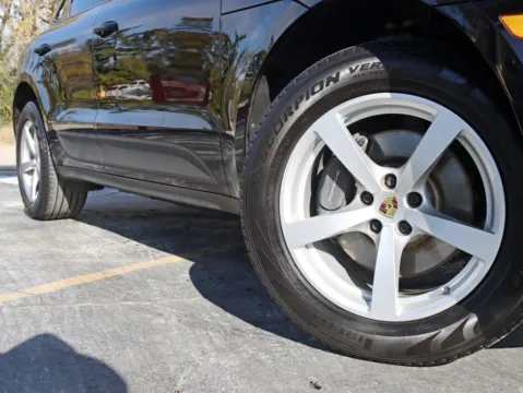 More photos of 2018 Porsche Macan Sport Utility 4D at Exclusive Autohaus - Roselle, IL