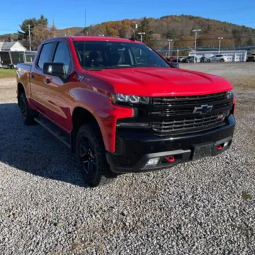 More photos of 2021 Chevrolet Silverado 1500 Crew Cab LT Trail Boss Pickup 4D 5 3/4 ft at Exclusive Autohaus - Roselle, IL