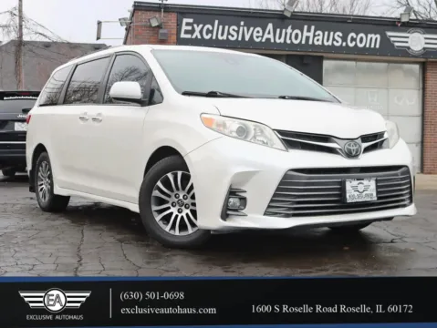 White 2020 Toyota Sienna XLE Premium Minivan 4D for sale in Roselle, IL