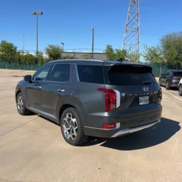 More photos of 2020 Hyundai Palisade Limited Sport Utility 4D at Exclusive Autohaus - Roselle, IL