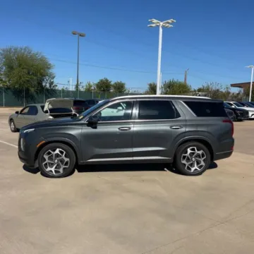 Photos of 2020 Hyundai Palisade Limited Sport Utility 4D for sale in Roselle, IL at Exclusive Autohaus - Roselle