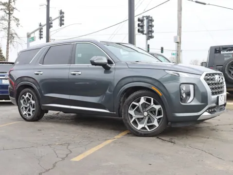 Photos of 2020 Hyundai Palisade Limited Sport Utility 4D for sale in Roselle, IL at Exclusive Autohaus - Roselle