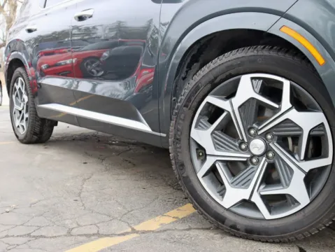 More photos of 2020 Hyundai Palisade Limited Sport Utility 4D at Exclusive Autohaus - Roselle, IL