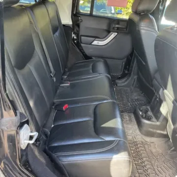 More photos of 2015 Jeep Wrangler Unlimited Rubicon Sport Utility 4D at Exclusive Autohaus - Roselle, IL