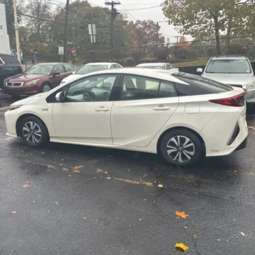 More photos of 2017 Toyota Prius Prime Premium Hatchback 4D at Exclusive Autohaus - Roselle, IL