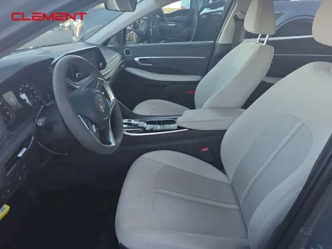 More photos of 2023 Hyundai Sonata SE at Clement Pre-Owned, MO