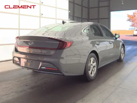 More photos of 2023 Hyundai Sonata SE at Clement Pre-Owned, MO