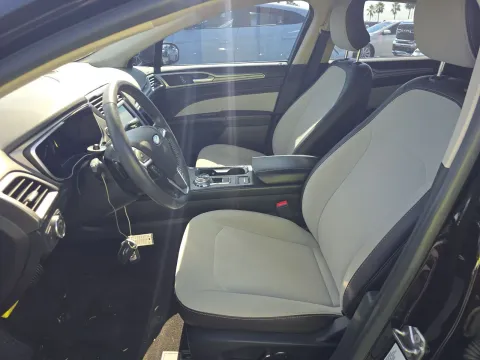 Another view of 2019 Ford Fusion SE for sale in Florissant, MO at Clement Pre-Owned