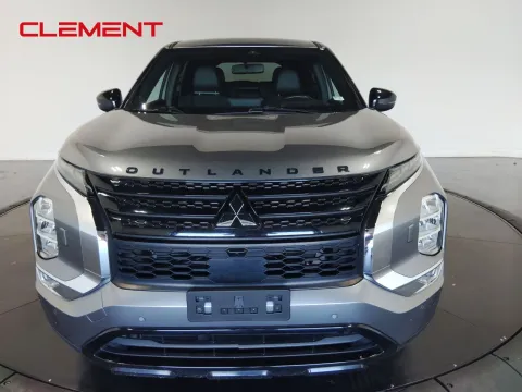 Photos of 2022 Mitsubishi Outlander Black Edition for sale in Florissant, MO at Clement Pre-Owned