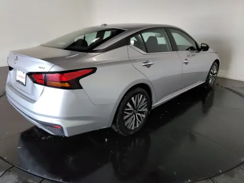 More photos of 2024 Nissan Altima 2.5 SV at Clement Pre-Owned, MO