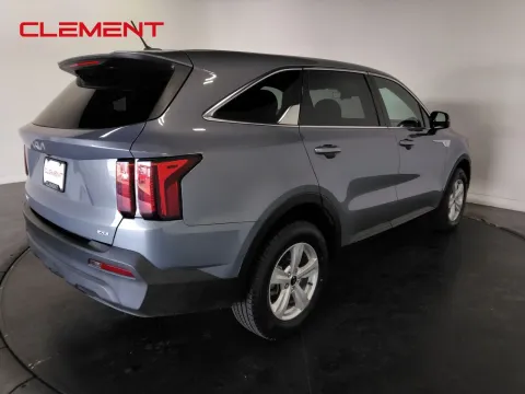 More photos of 2023 Kia Sorento LX at Clement Pre-Owned, MO