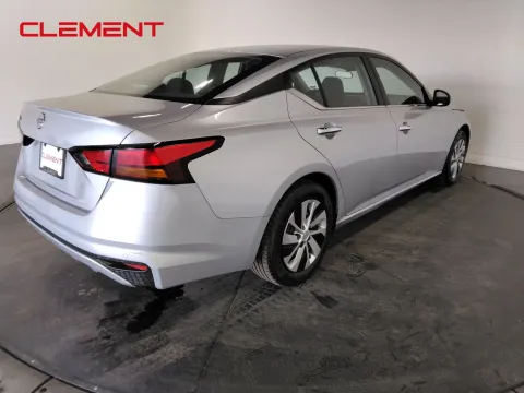 More photos of 2023 Nissan Altima 2.5 S at Clement Pre-Owned, MO