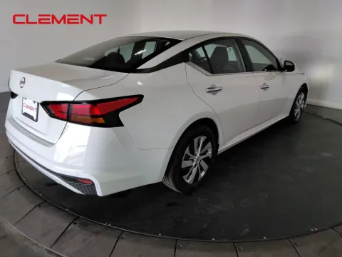 More photos of 2023 Nissan Altima 2.5 S at Clement Pre-Owned, MO