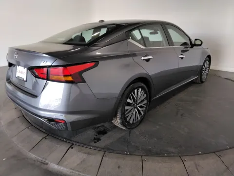 More photos of 2024 Nissan Altima 2.5 SV at Clement Pre-Owned, MO