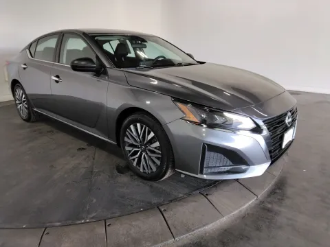 Another view of 2024 Nissan Altima 2.5 SV for sale in Florissant, MO at Clement Pre-Owned