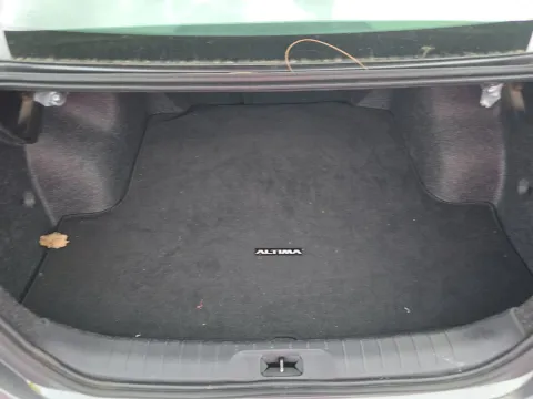 More photos of 2024 Nissan Altima 2.5 SV at Clement Pre-Owned, MO