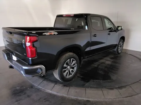 More photos of 2023 Chevrolet Silverado 1500 LT at Clement Pre-Owned, MO