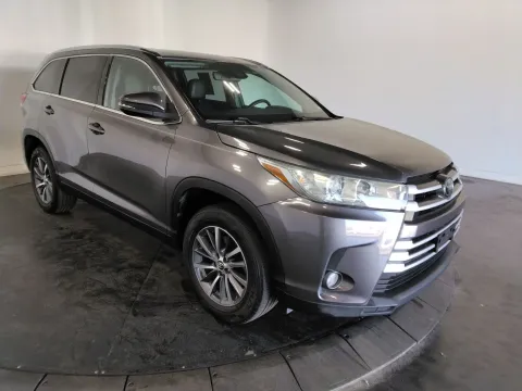Another view of 2019 Toyota Highlander XLE for sale in Florissant, MO at Clement Pre-Owned
