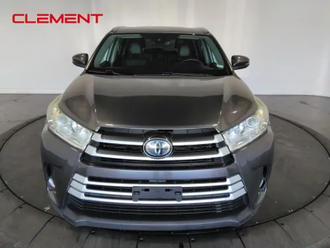 Another view of 2019 Toyota Highlander XLE for sale in Florissant, MO at Clement Pre-Owned