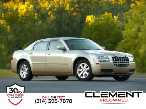 White 2008 Chrysler 300 Signature Series for sale in Florissant, MO