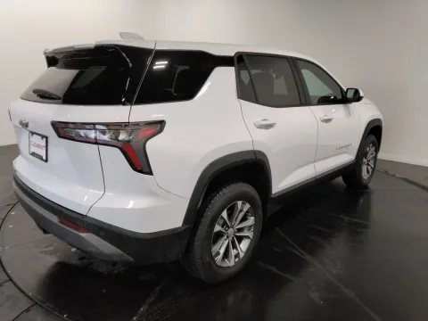 More photos of 2025 Chevrolet Equinox LT at Clement Pre-Owned, MO